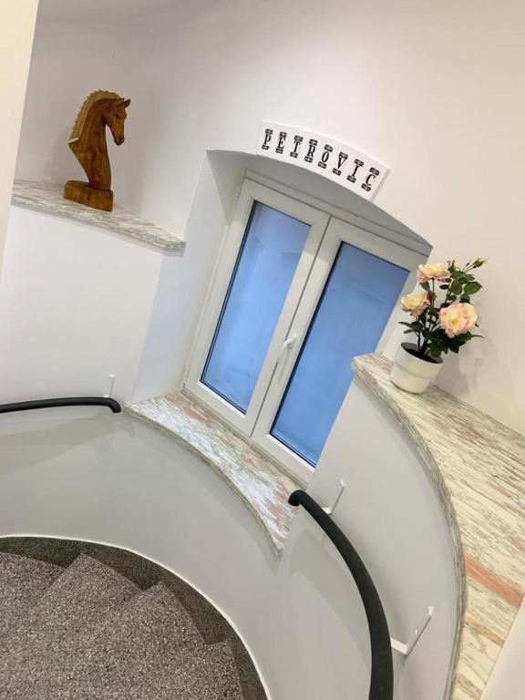 Royal Underground Apartment Belgrade
